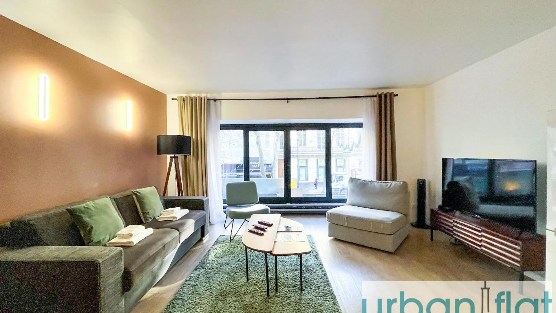 Apartment Urban Flat 194 - Spacious 3 Bedroom Montmartre Paris