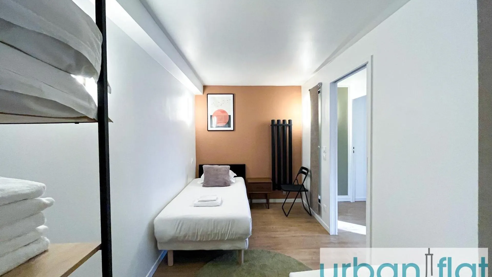 Urban Flat 194 - Spacious 3 Bedroom Montmartre Paris Apartment